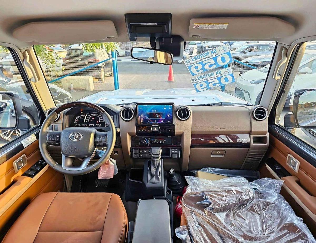 Toyota Land Cruiser Pick Up LX-Z1 LC79 / 2.8L DIESEL V4 4WD / (CODE # LX-Z1)-14-14