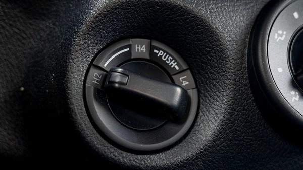 Toyota Hilux HILUX 2.4L MT P.WINDO DIESEL 2026