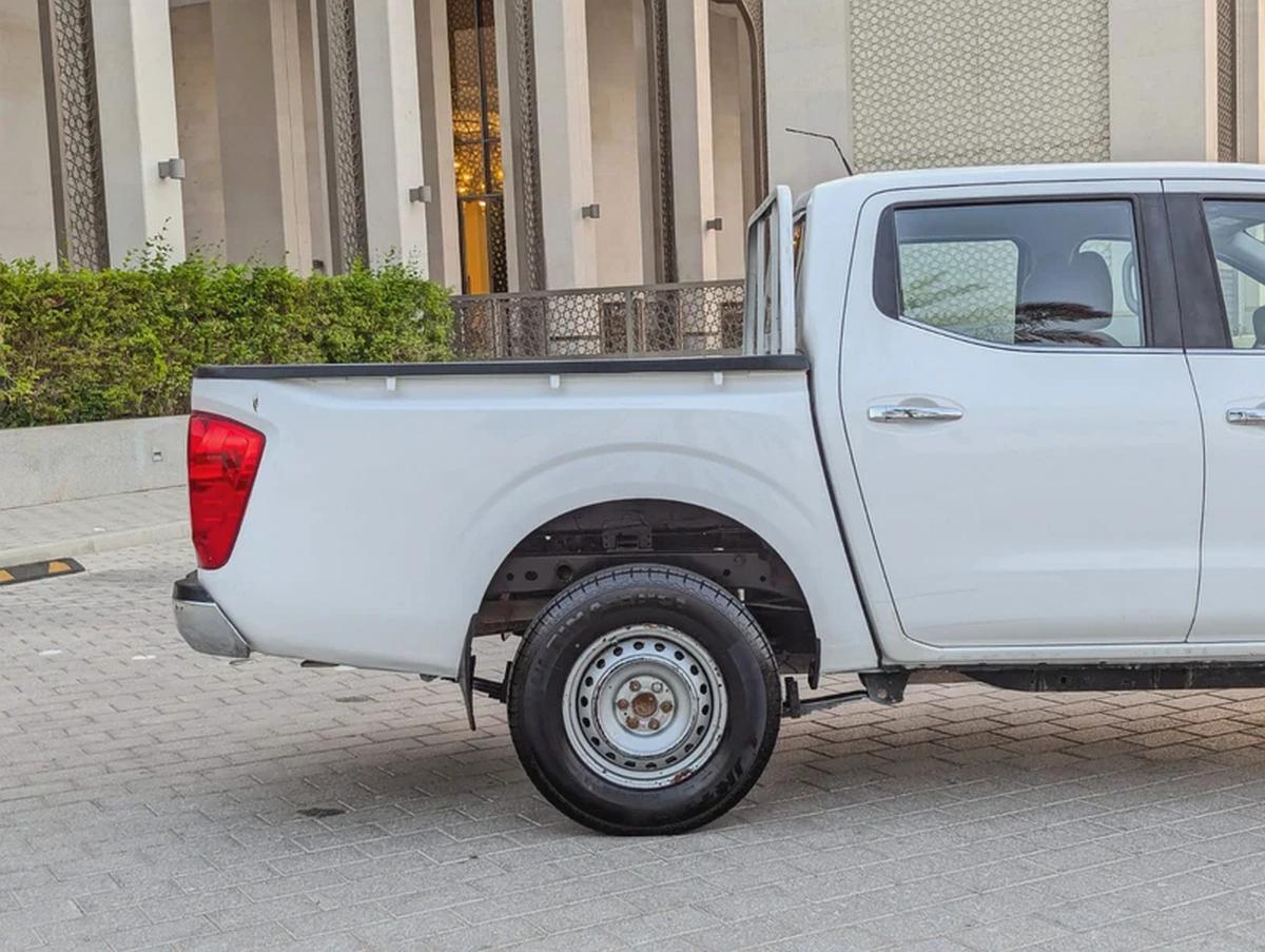 NISSAN NAVARA 2022 GCC 4X4 V4 2.5L AUTOMATIC LOW MILEAGE IN EXCELLENT CONDITION-11-11