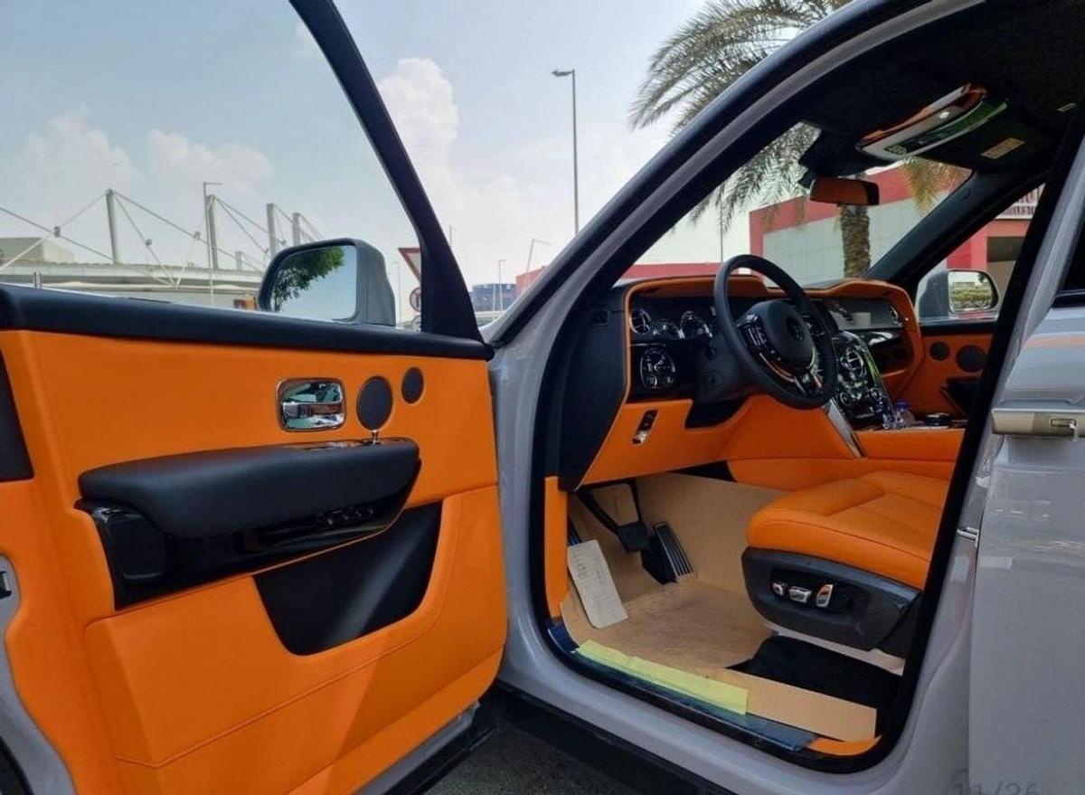 Rolls-Royce Cullinan VIP 2023 ORANGE INTERIOR-7-7