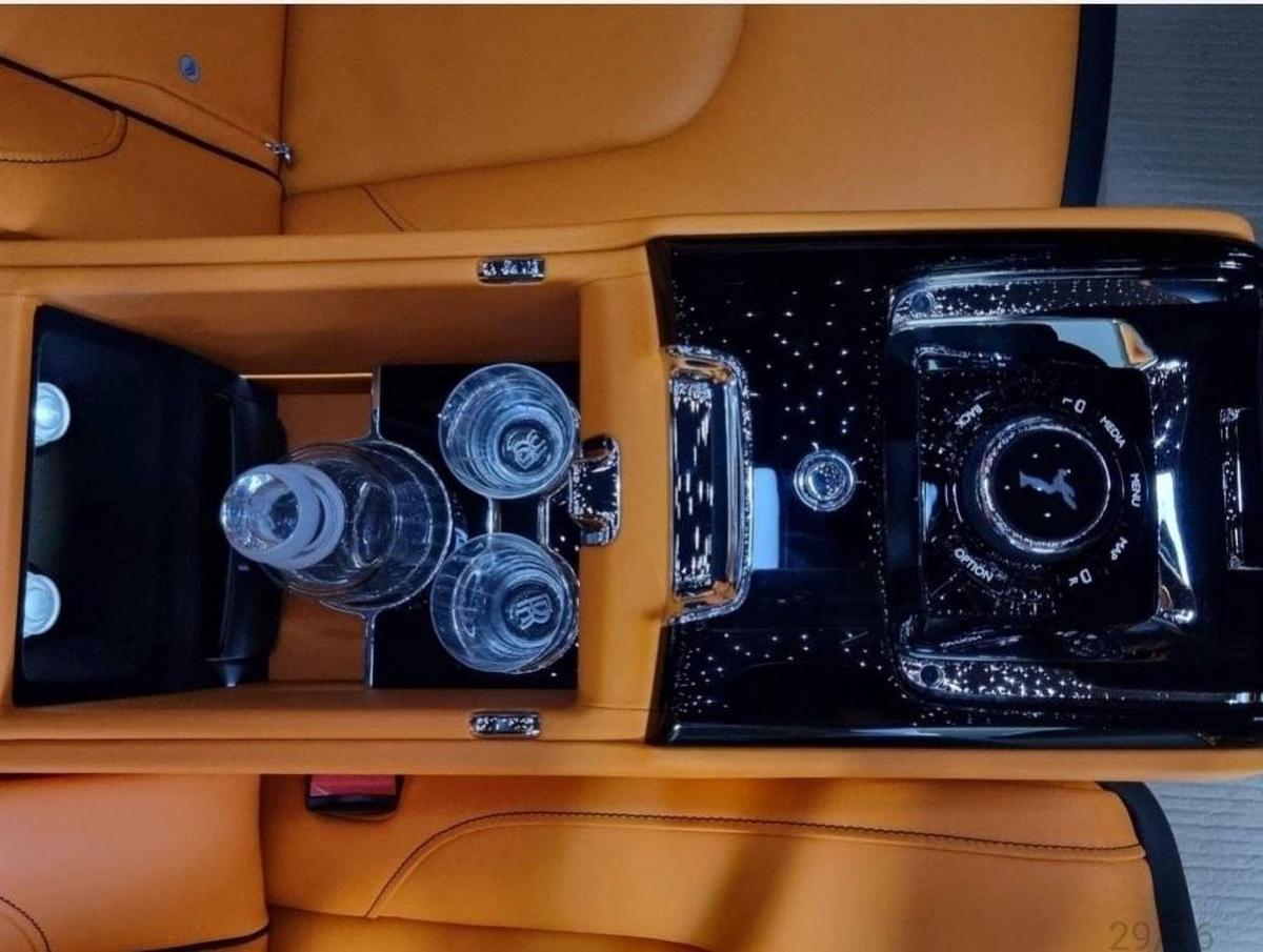 Rolls-Royce Cullinan VIP 2023 ORANGE INTERIOR-14-14