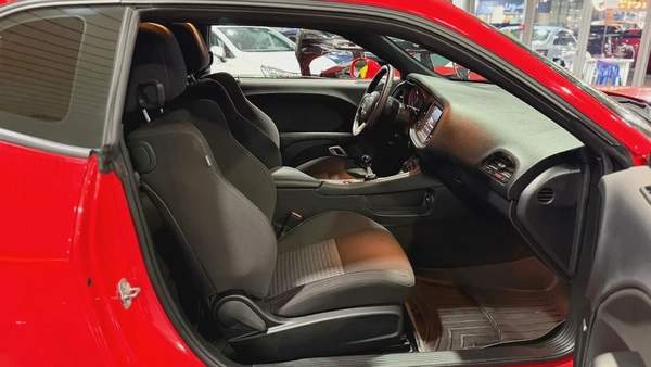 DODGE CHALLENGER 6.4L,SRT SCAT PACK, MANUAL GEAR,, EXCELLENT CONDITION