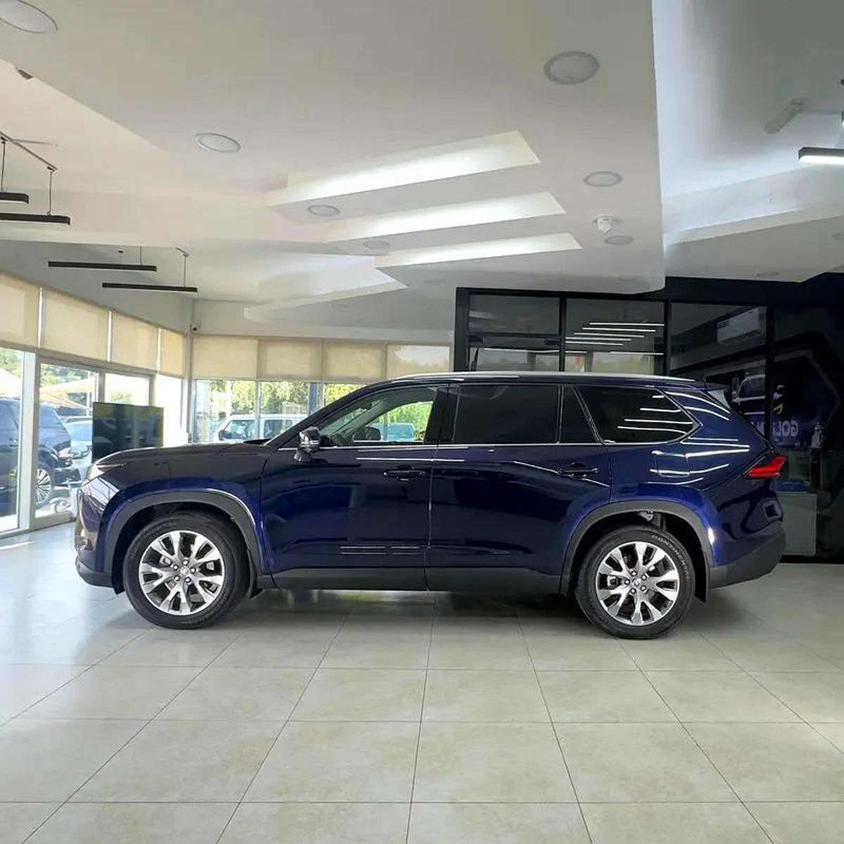 Toyota Grand Highlander Limited-6-6