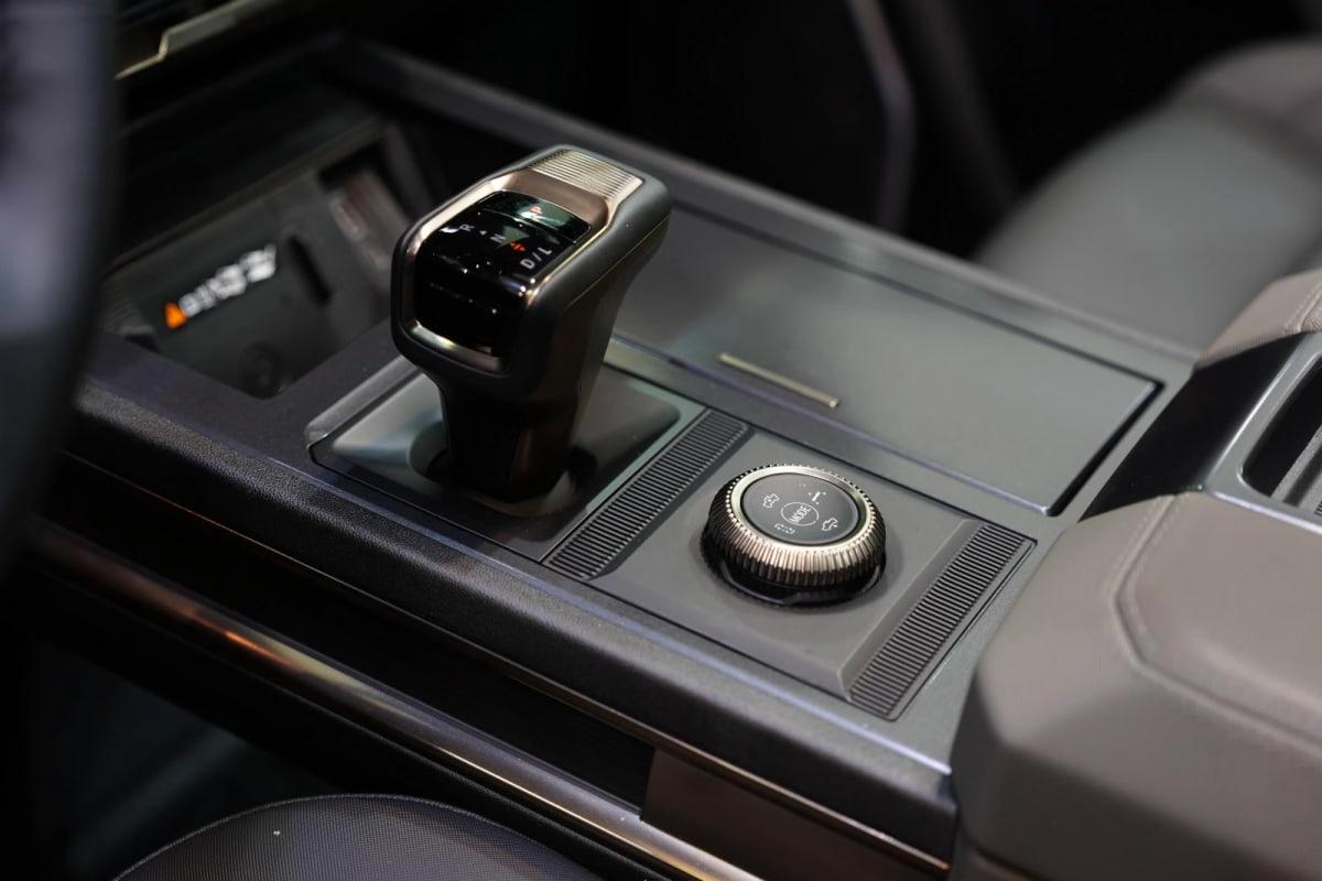 GMC Hummer EV Pickup-9-9