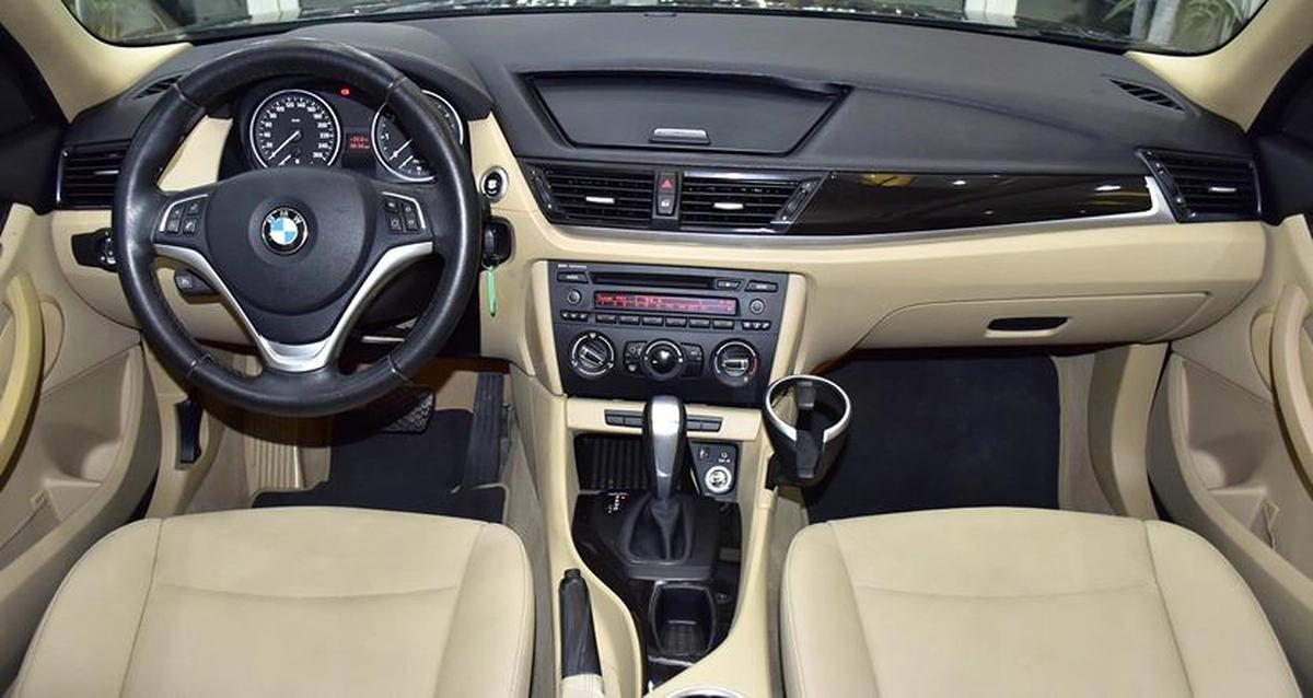 BMW X1 sDrive18i ( 2015 Model ) in Blue Color! GCC Specs-11-11