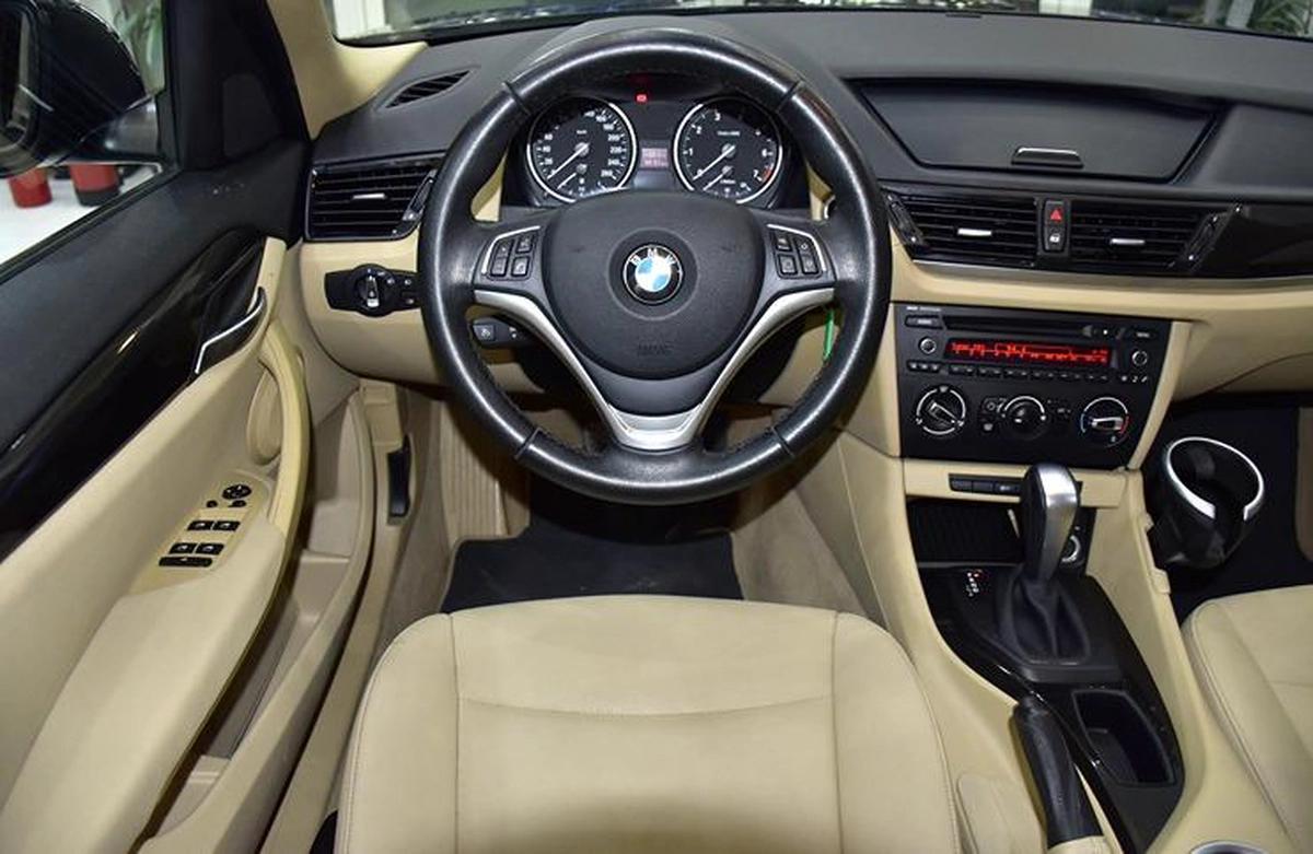 BMW X1 sDrive18i ( 2015 Model ) in Blue Color! GCC Specs-7-7