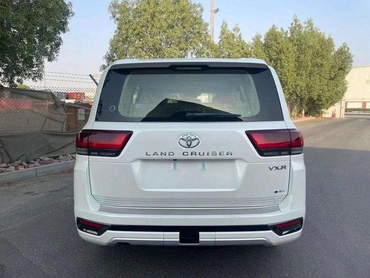 Toyota Land Cruiser VXR HYBRID 2026 MODEL-3-3