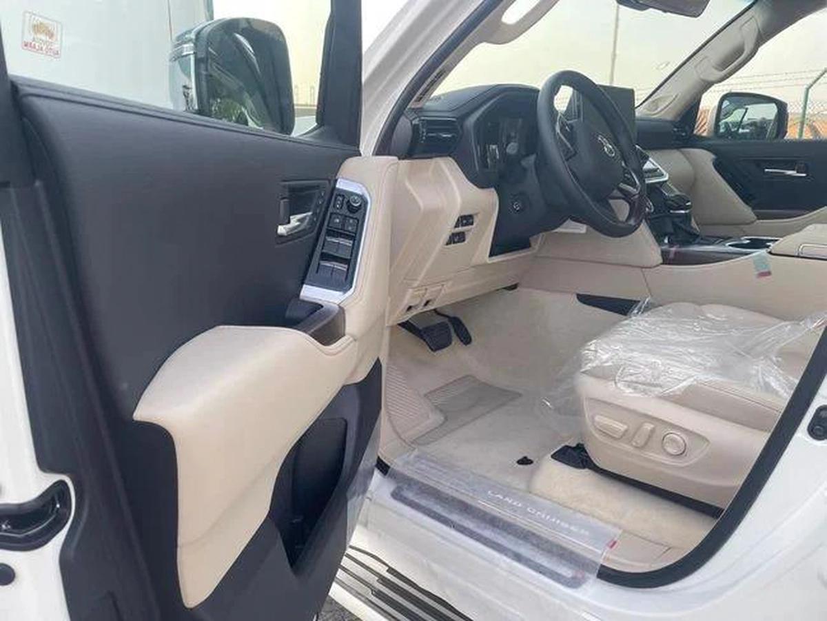 Toyota Land Cruiser VXR HYBRID 2026 MODEL-4-4