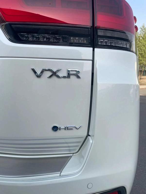 Toyota Land Cruiser VXR HYBRID 2026 MODEL