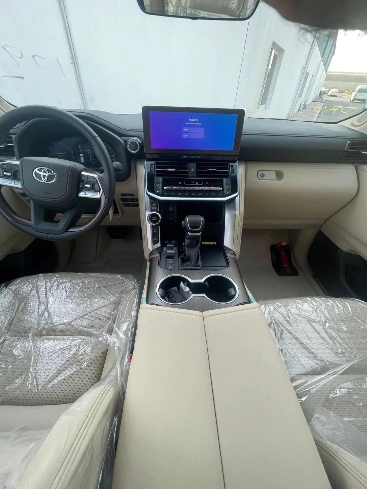 Toyota Land Cruiser VXR HYBRID 2026 MODEL-10-10