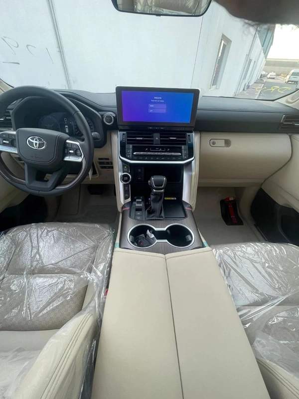 Toyota Land Cruiser VXR HYBRID 2026 MODEL