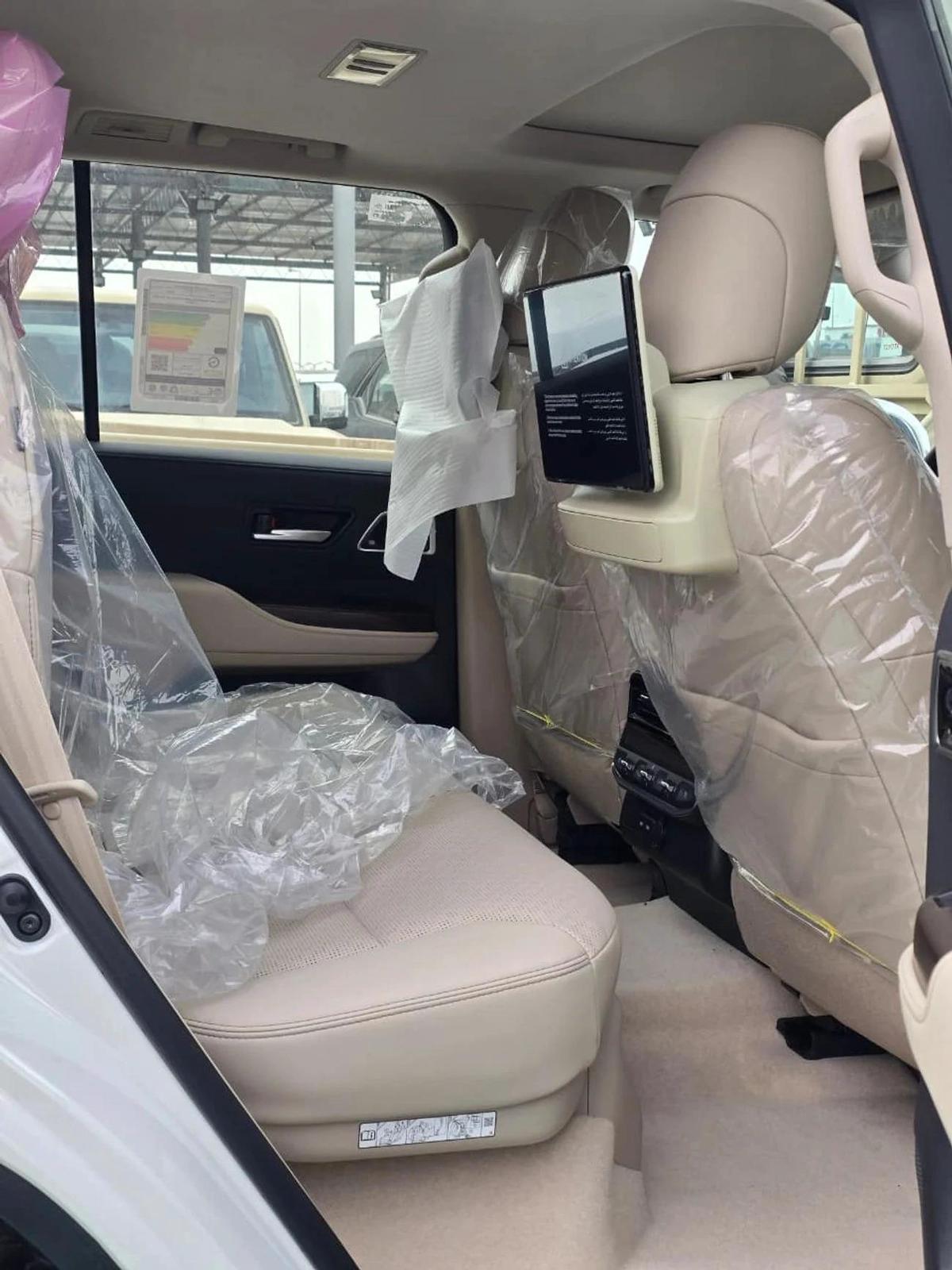 Toyota Land Cruiser VXR HYBRID 2026 MODEL-11-11