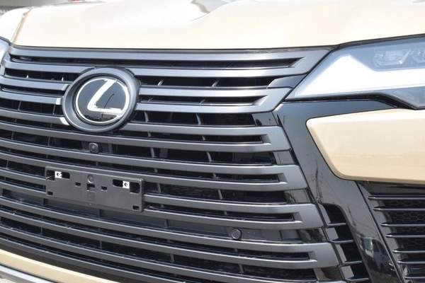 Lexus LX 600