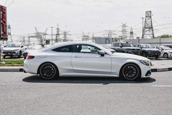 2017- BENZ C63s AMG COUPE - SUPER CLEAN - LIKE NEW - ONLY 86,000 KM