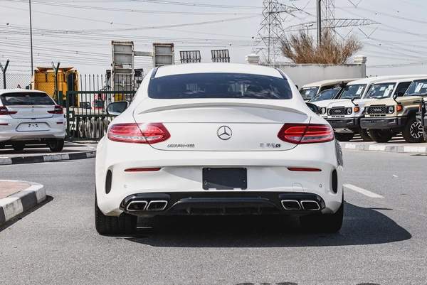 2017- BENZ C63s AMG COUPE - SUPER CLEAN - LIKE NEW - ONLY 86,000 KM