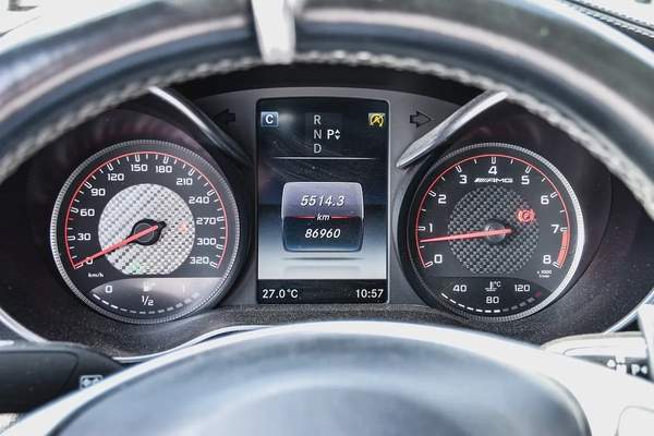 2017- BENZ C63s AMG COUPE - SUPER CLEAN - LIKE NEW - ONLY 86,000 KM