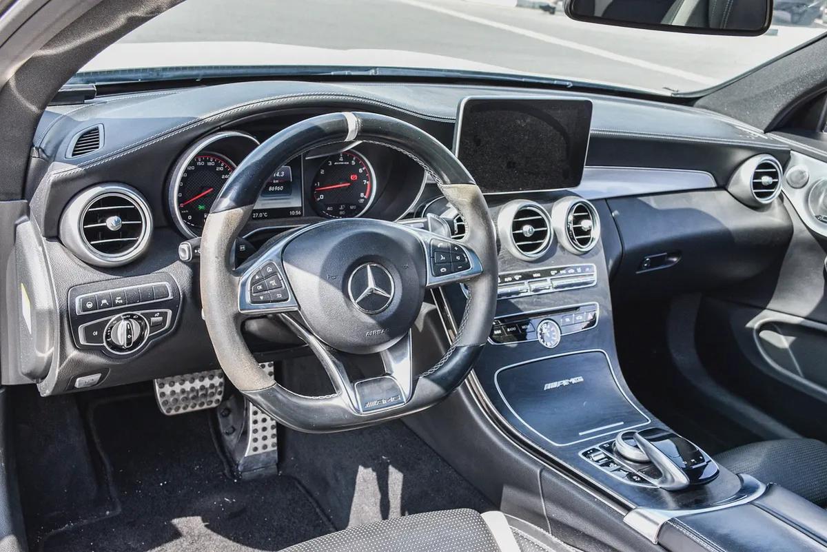 2017- BENZ C63s AMG COUPE - SUPER CLEAN - LIKE NEW - ONLY 86,000 KM-10-10