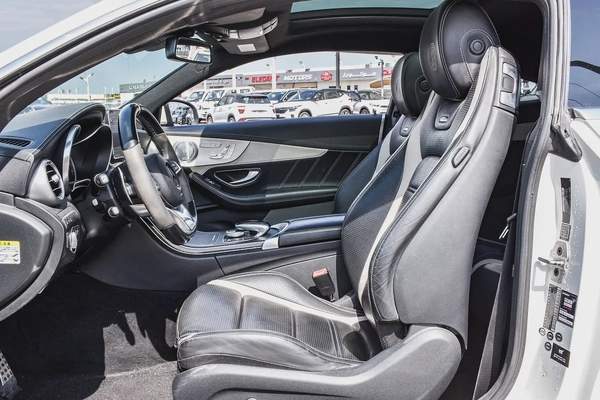 2017- BENZ C63s AMG COUPE - SUPER CLEAN - LIKE NEW - ONLY 86,000 KM