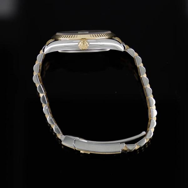 Rolex Datejust 36 | White Diamond Dial 36mm with Jubilee Bracelet | Used (Very good) | Year of production 2005 | Original box | Original papers