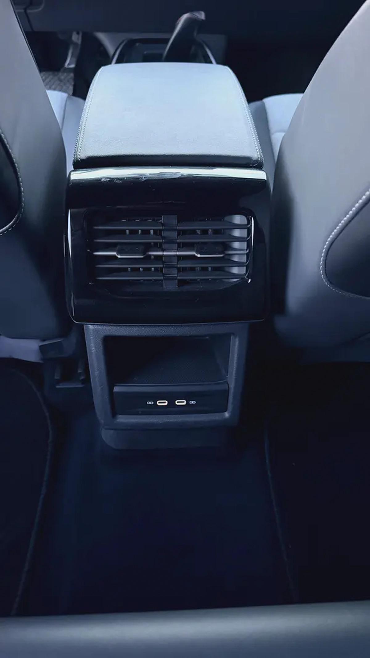 2023 Volkswagen ID.4 Pro - American Specs - Excellent Condition-8-8