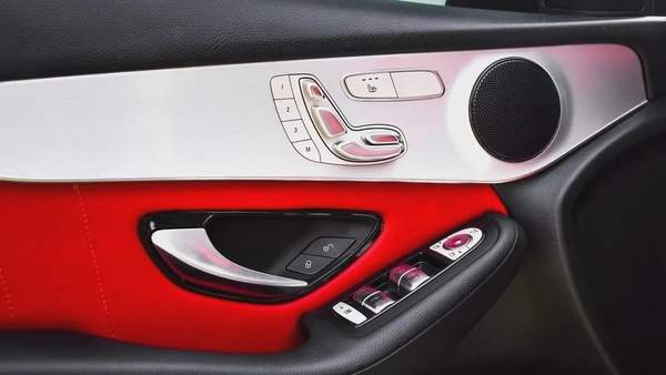 مرسيدس GLC 300 موديل 2019 وارد امريكي