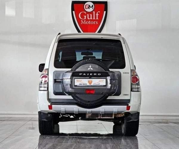 Mitsubishi Pajero PLATINUM 3.8L-6CYL 2DR - FULL OPTION FULLY SERVICE. Al Habtoor Motors