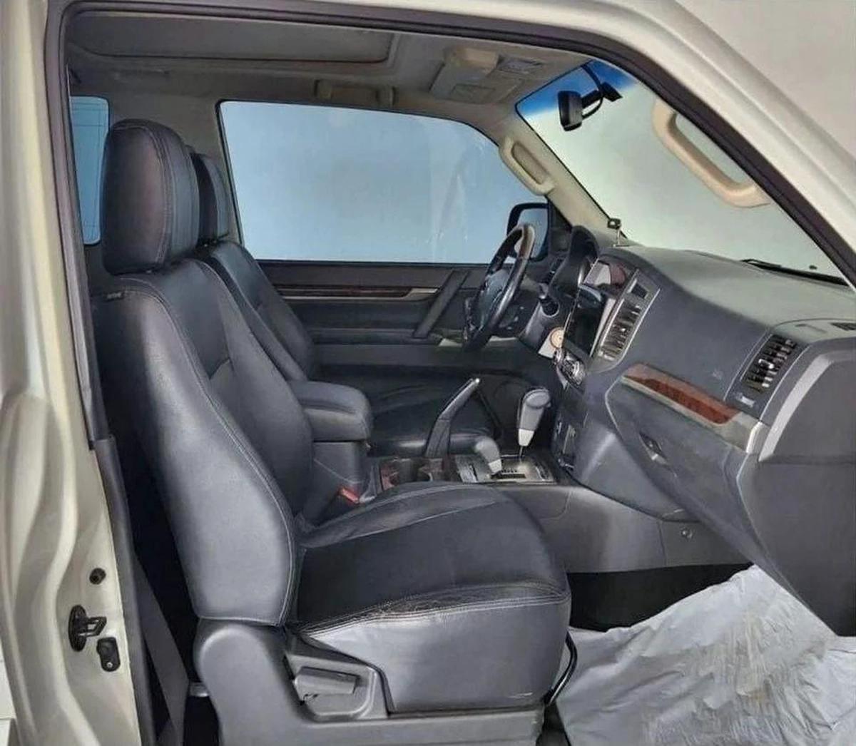 Mitsubishi Pajero PLATINUM 3.8L-6CYL 2DR - FULL OPTION FULLY SERVICE. Al Habtoor Motors-9-9
