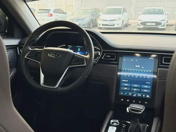 JAC J7 - 2023 GCC Spec, Full Option, Showroom Condition, Accident-Free