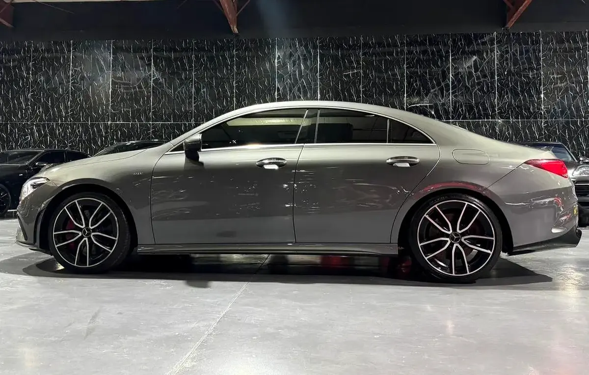 Exclusive offer By ZEUS AUTO | GCC Specs | Low Mileage | AAA Warranty 2027-1-1