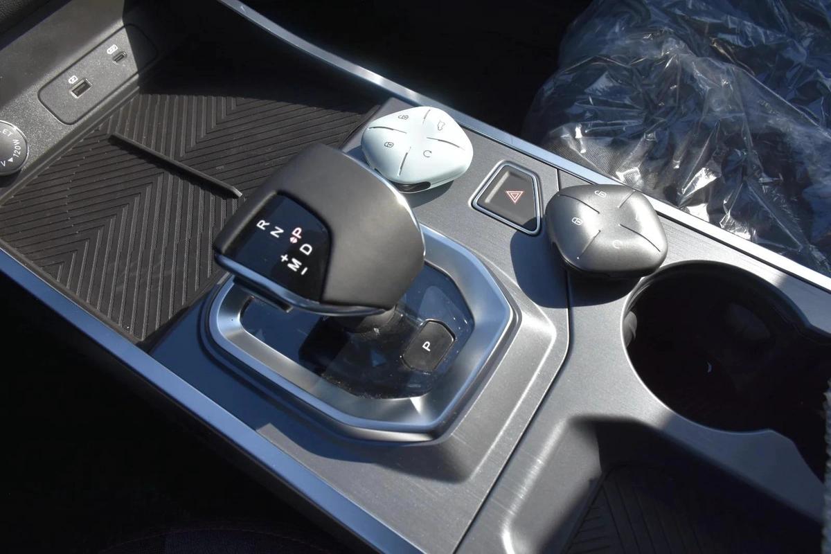 JETOUR DASHING 1.5 TURBO 2025 | GREY-3-3