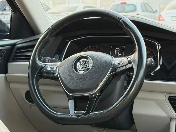 Volkswagen Jetta, 2019 American specs, fully loaded, in excellent condition.