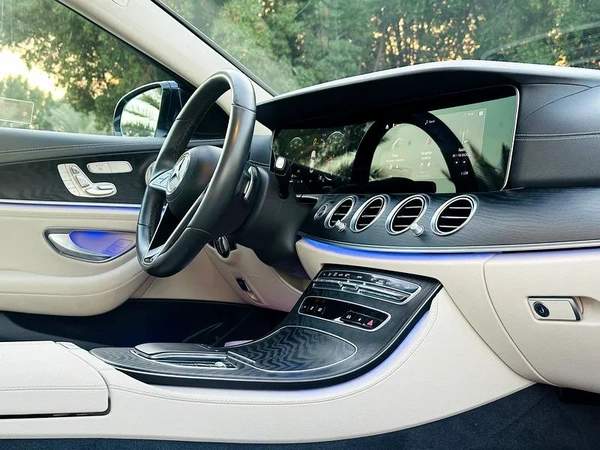 E 350 1 year warranty very good condition