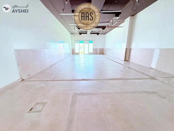 Ready to move spacious shop for rent with dewa wife free in dip 1 Dubai