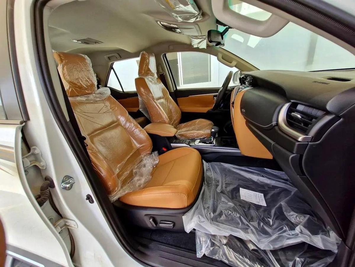 2025 TOYOTA FORTUNER 4X4 4.0L V6 GCC BRAND NEW 0KM-3-3
