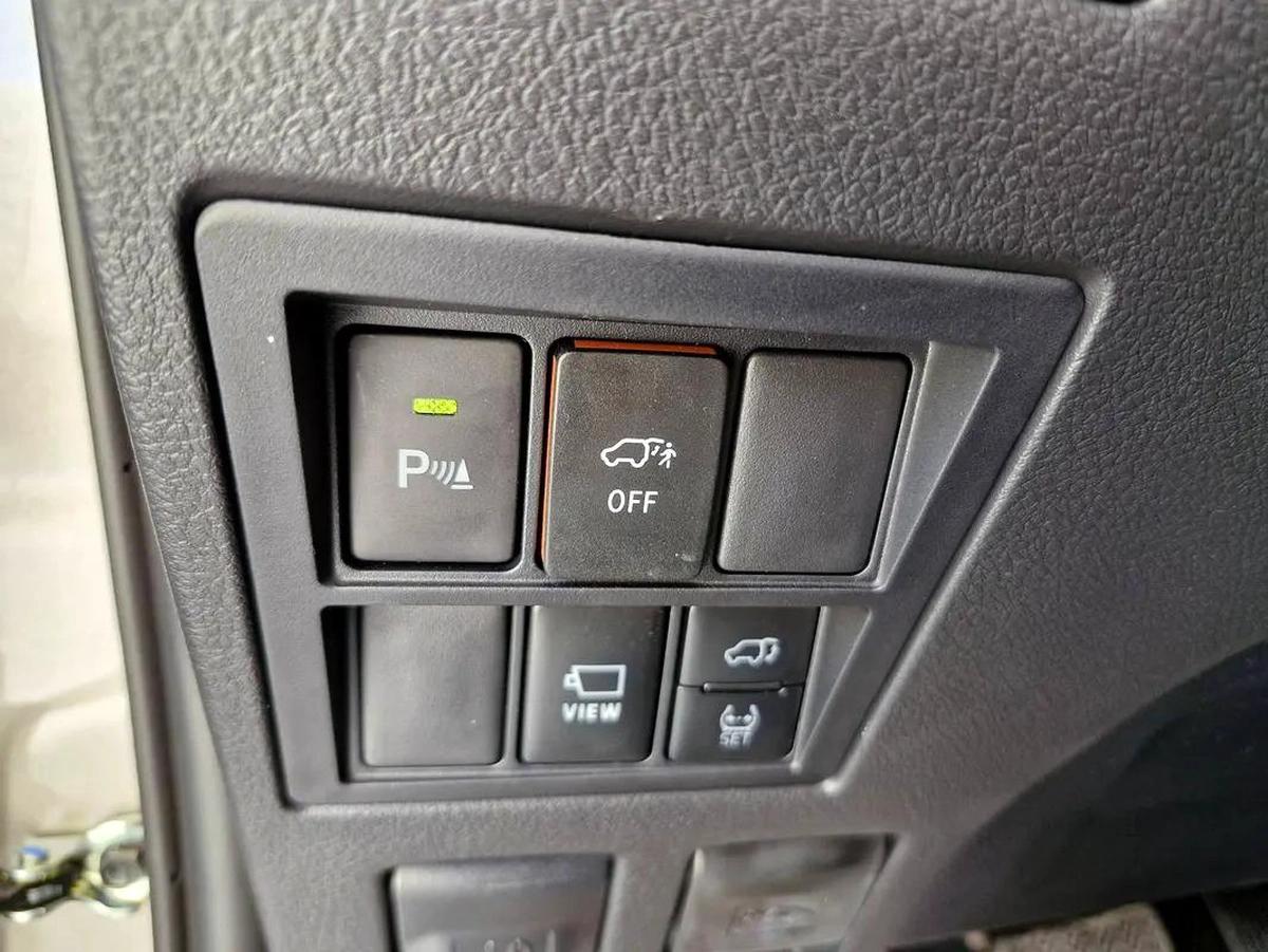 2025 TOYOTA FORTUNER 4X4 4.0L V6 GCC BRAND NEW 0KM-2-2