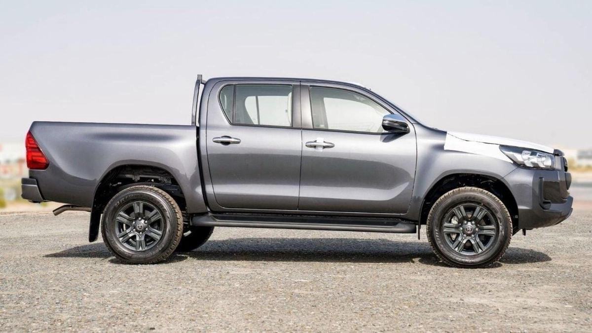 Toyota Hilux Toyota Hilux 2.4L Diesel AT 4x4 Mid Option 2025-3-3