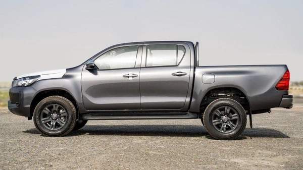 Toyota Hilux Toyota Hilux 2.4L Diesel AT 4x4 Mid Option 2025