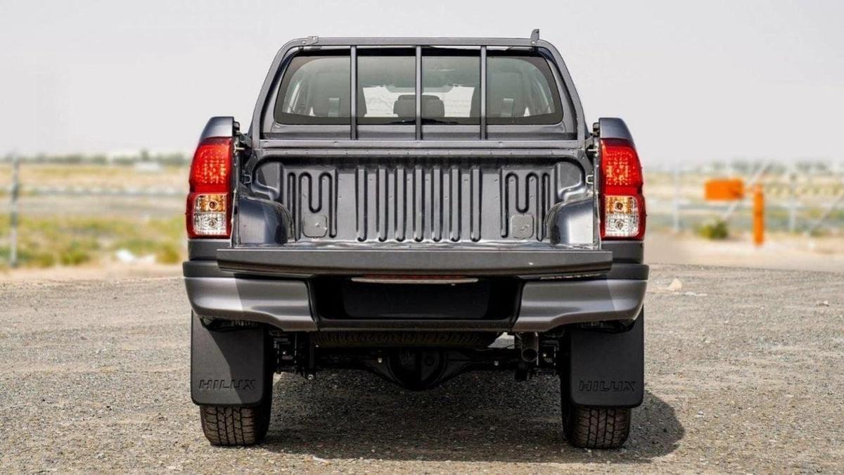 Toyota Hilux Toyota Hilux 2.4L Diesel AT 4x4 Mid Option 2025-9-9