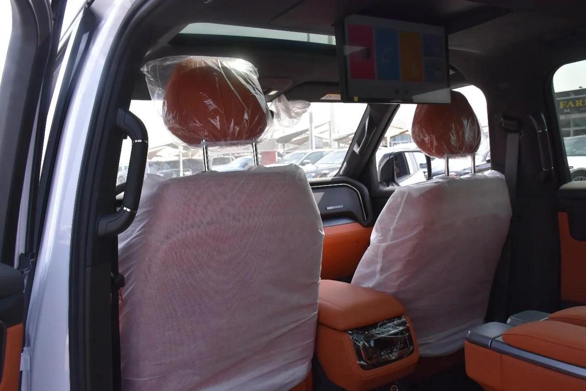 ROX 01 VIP 6 SEATS 2025 | WHITE LIKE-5-5