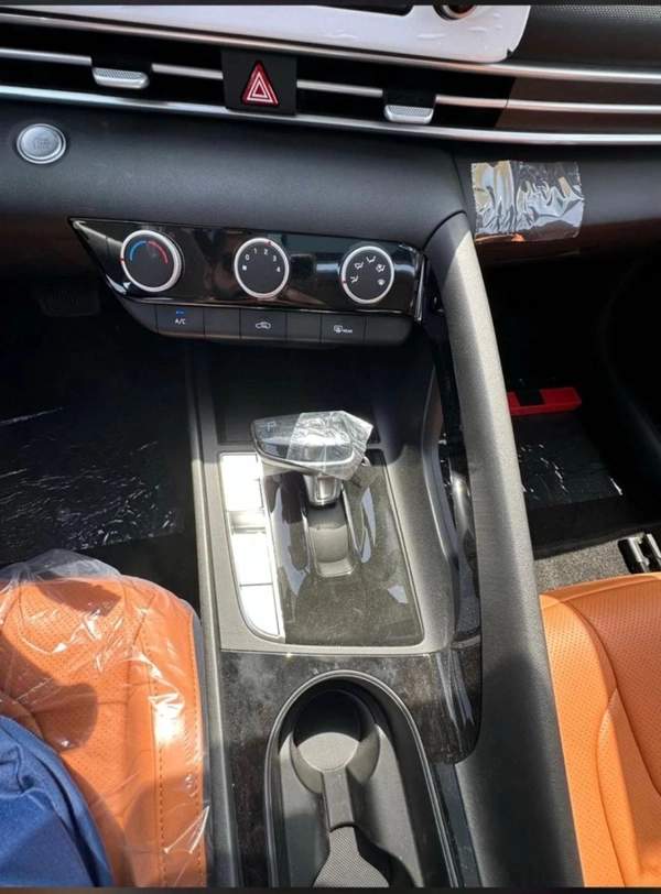 HYUNDAI ELANTRA LUXURY VERSION FULL OPTION 1.5L PETROL 2025 MODEL