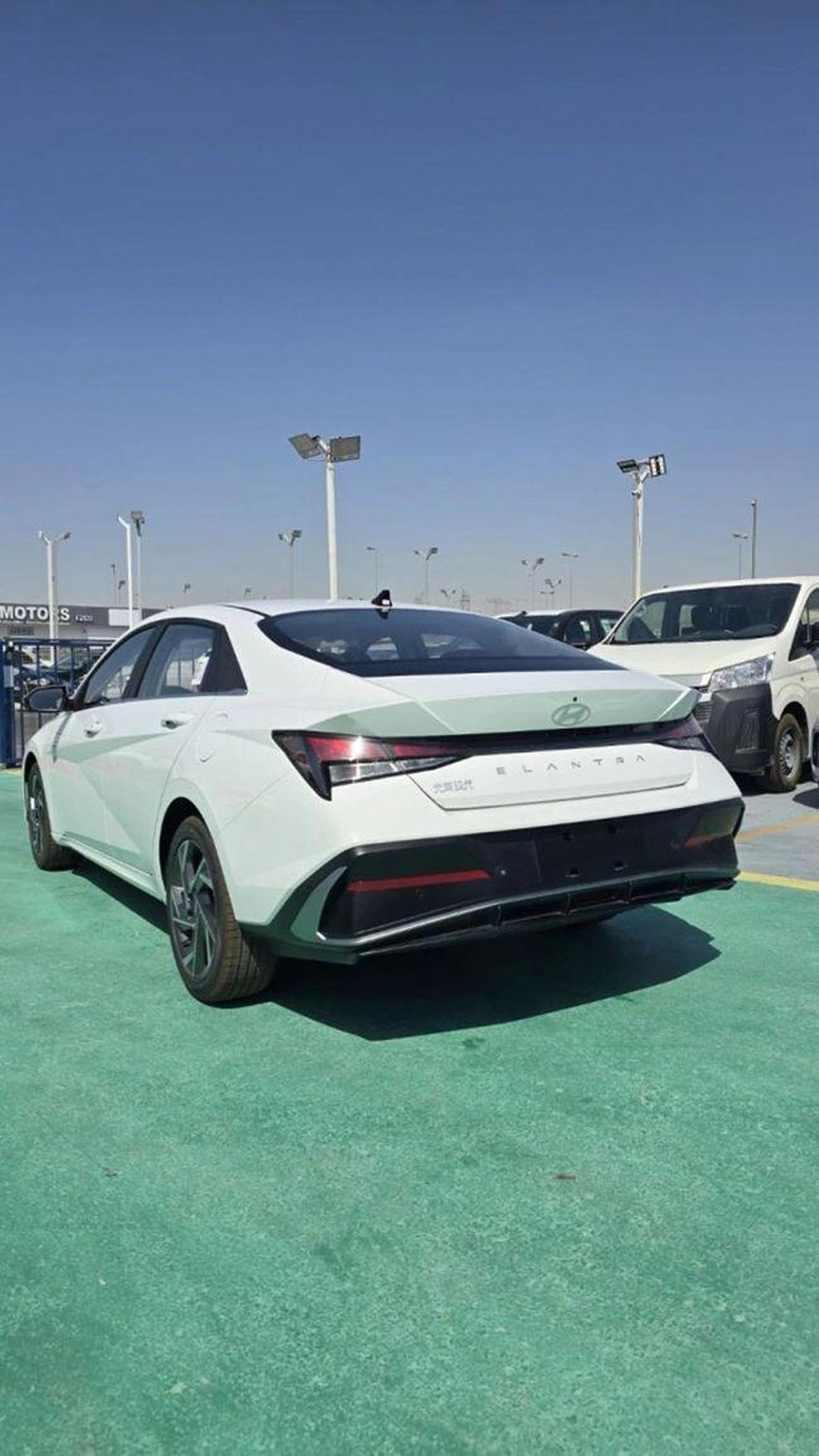 HYUNDAI ELANTRA LUXURY VERSION FULL OPTION 1.5L PETROL 2025 MODEL-1-1