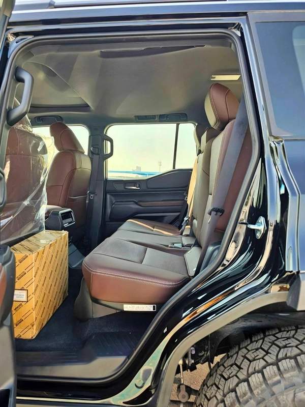 Toyota Prado ADVENTURE TURBO | 2.4L PETROL V4 | GCC SPEC | LEATHER WITH DRIVE ELECTRIC SEAT