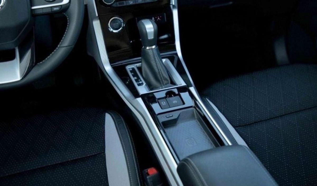Toyota Veloz Toyota Veloz V 1.5 - Black inside Black 2025-13-13