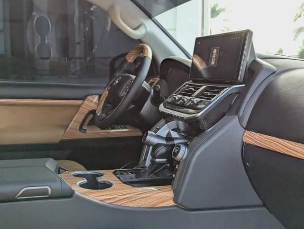 TOYOTA LAND CRUISER 2008 FACELIFTED 2025 WITH INTERIOR AND EXTERIOR GCC V6 4.0L