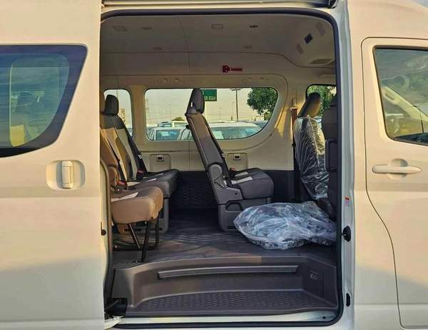 Toyota Hiace HIGHROOF GL / 13 SEATS WITH LEATHER / 2.8L DIESEL M/T V4 (CODE # HRDMGLJ)
