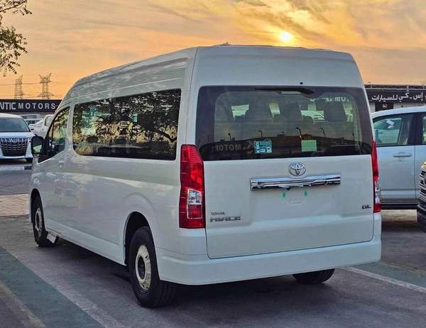 Toyota Hiace HIGHROOF GL / 13 SEATS WITH LEATHER / 2.8L DIESEL M/T V4 (CODE # HRDMGLJ)