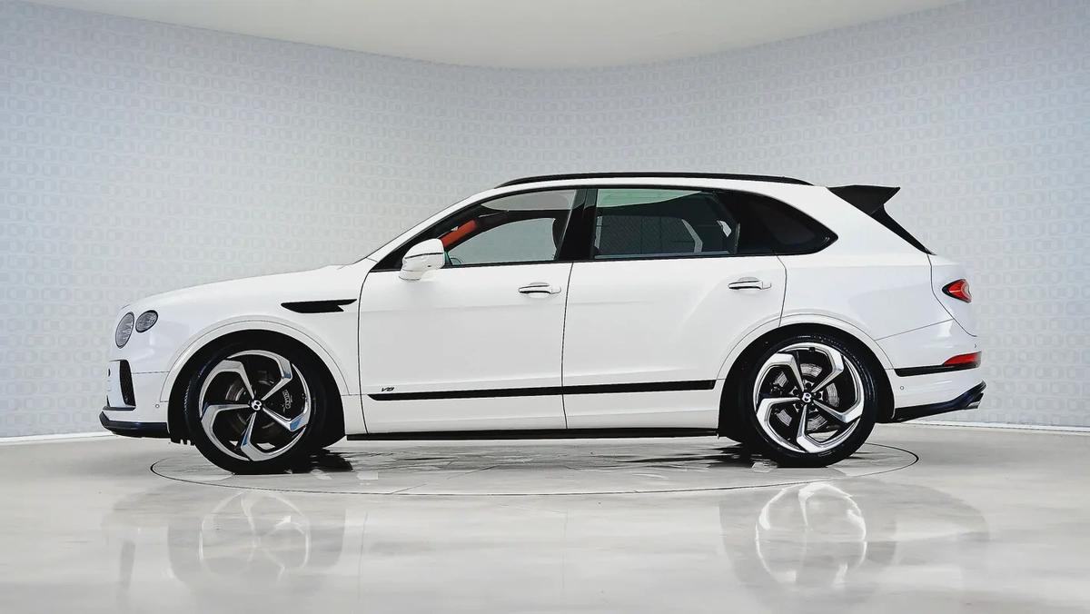 Special Offer | AED 10,330 PM | Carbon Fibre Package | Bentayga V8-10-10