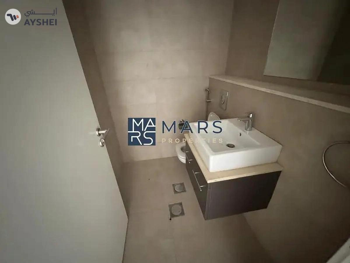 End Unit Villa With Study Room in Excellent Community-10-10