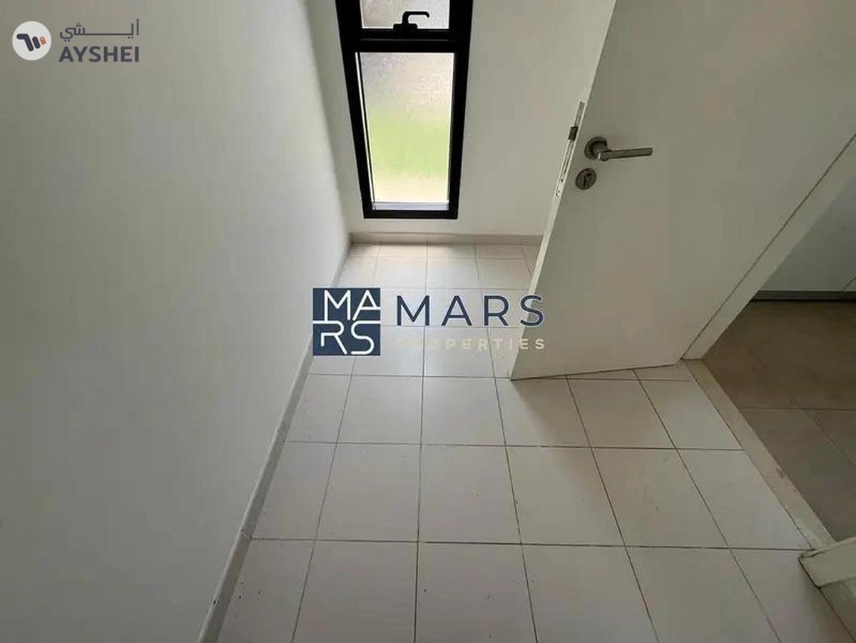 End Unit Villa With Study Room in Excellent Community-12-12