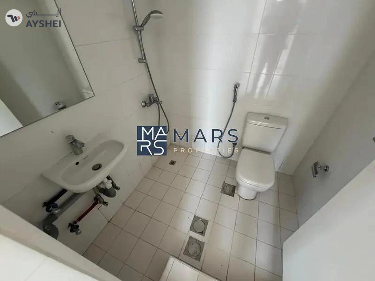 End Unit Villa With Study Room in Excellent Community-14-14